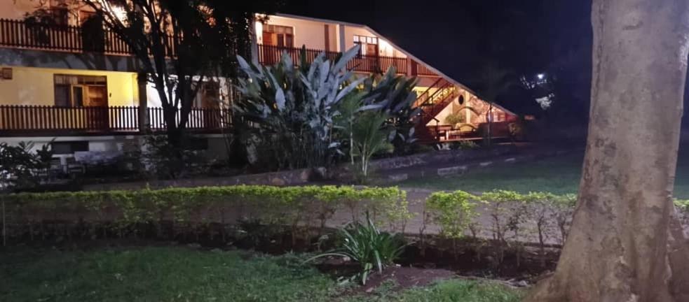 Kilimanjaro Lodge - Mcf موشي المظهر الخارجي الصورة